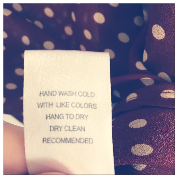 Amazing Daniel Rainn Maroon Polka Dot Top Buttons - Picture 6 of 8